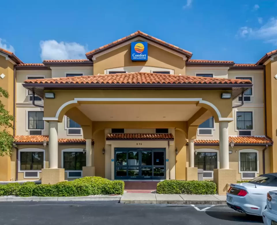 comfort inn and suites northeast gateway exterior view
