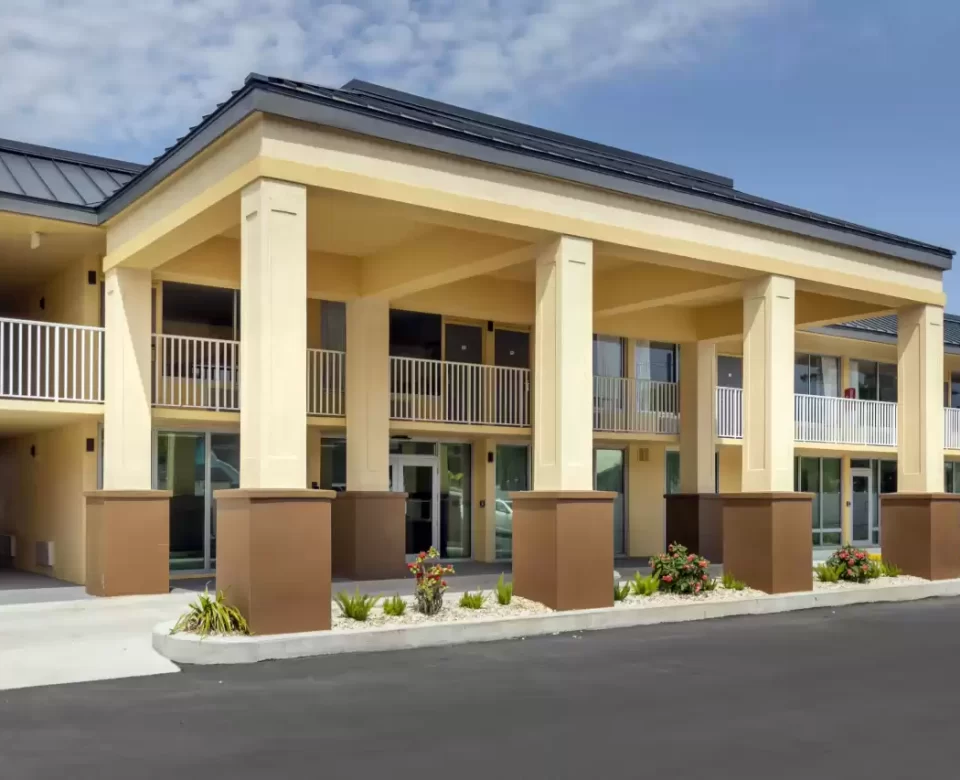 quality inn and suites st petersburg exterior view